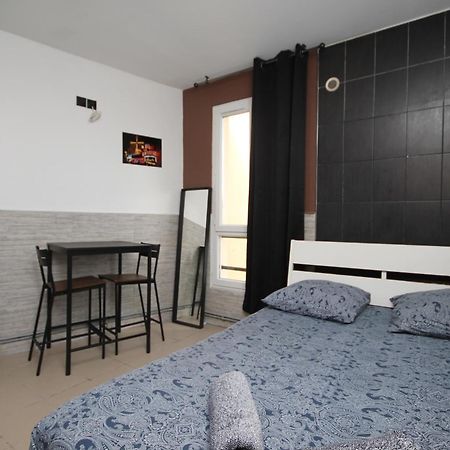 04 - Chambre Avec Lit Double Proche Paris Et Transports Wifi Сен-Дені Екстер'єр фото