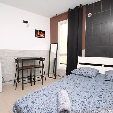 04 - Chambre Avec Lit Double Proche Paris Et Transports Wifi Сен-Дені Екстер'єр фото