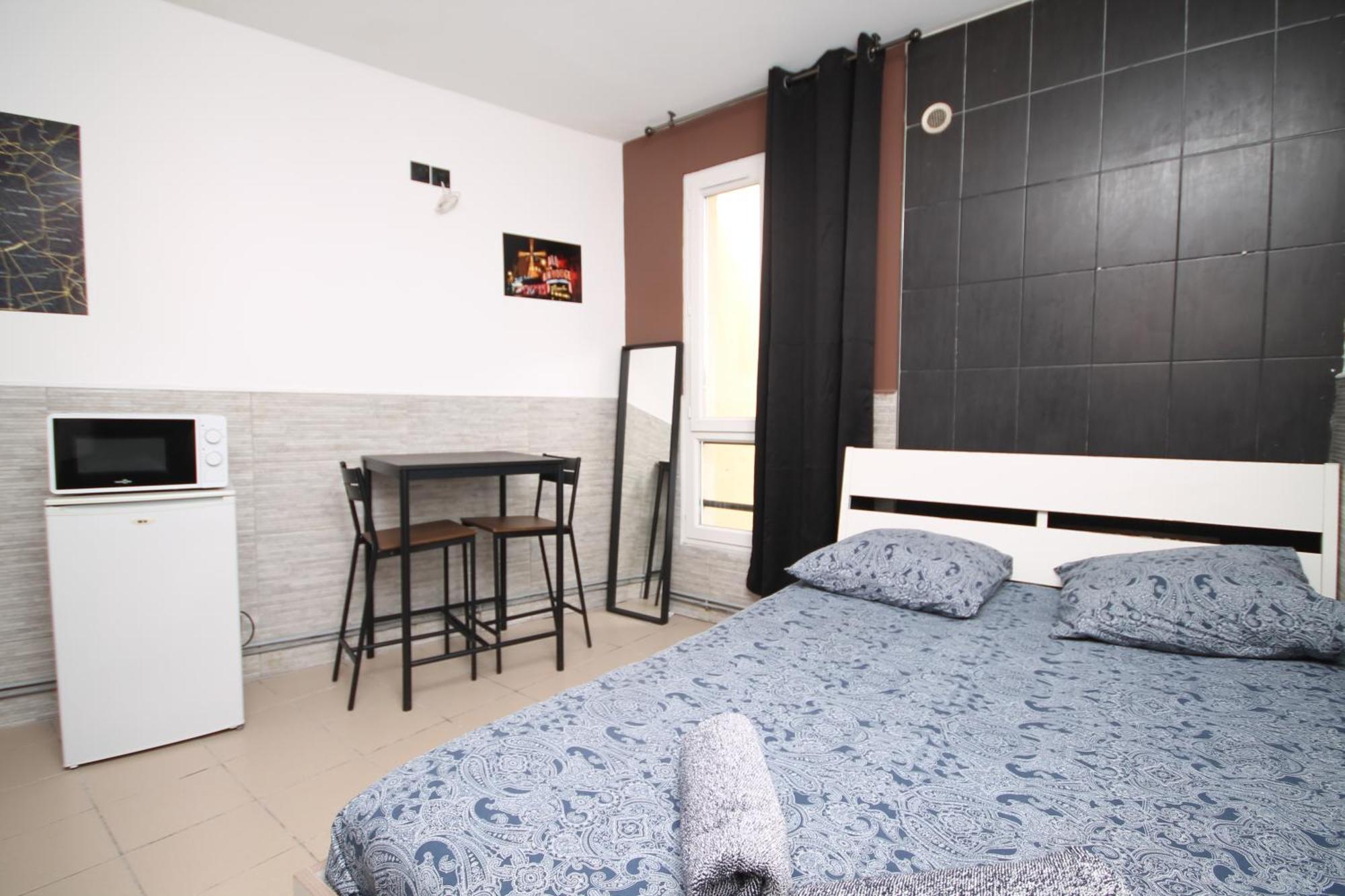 04 - Chambre Avec Lit Double Proche Paris Et Transports Wifi Сен-Дені Екстер'єр фото